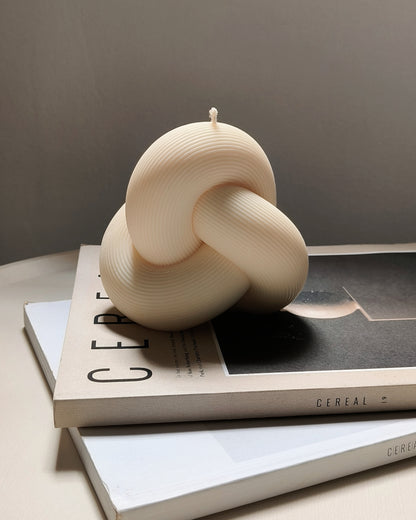 Ribbed Knot Candle
