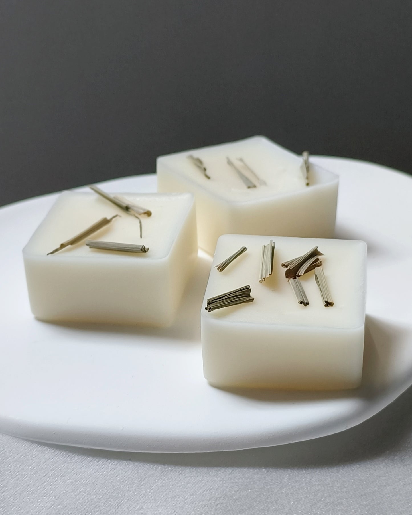 6 Lemongrass Scented Botanical Soy Wax Melts